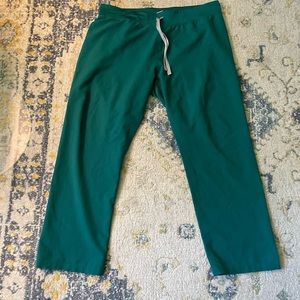 Figs 
Hunter Green Livingston™ - Petite Basic Scrub Pants